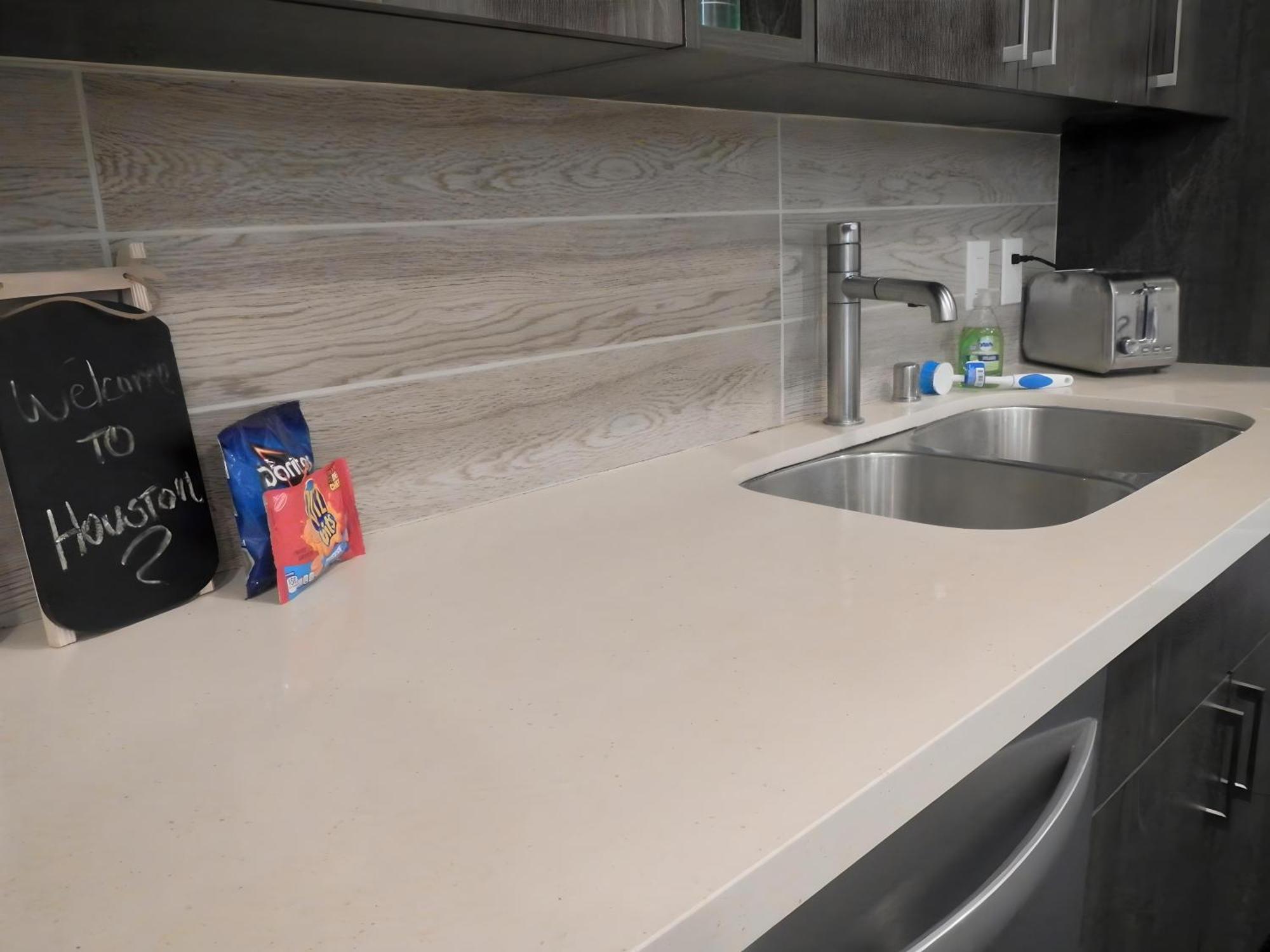 Contemporary Downtown Your Base For Adventures! Daire *