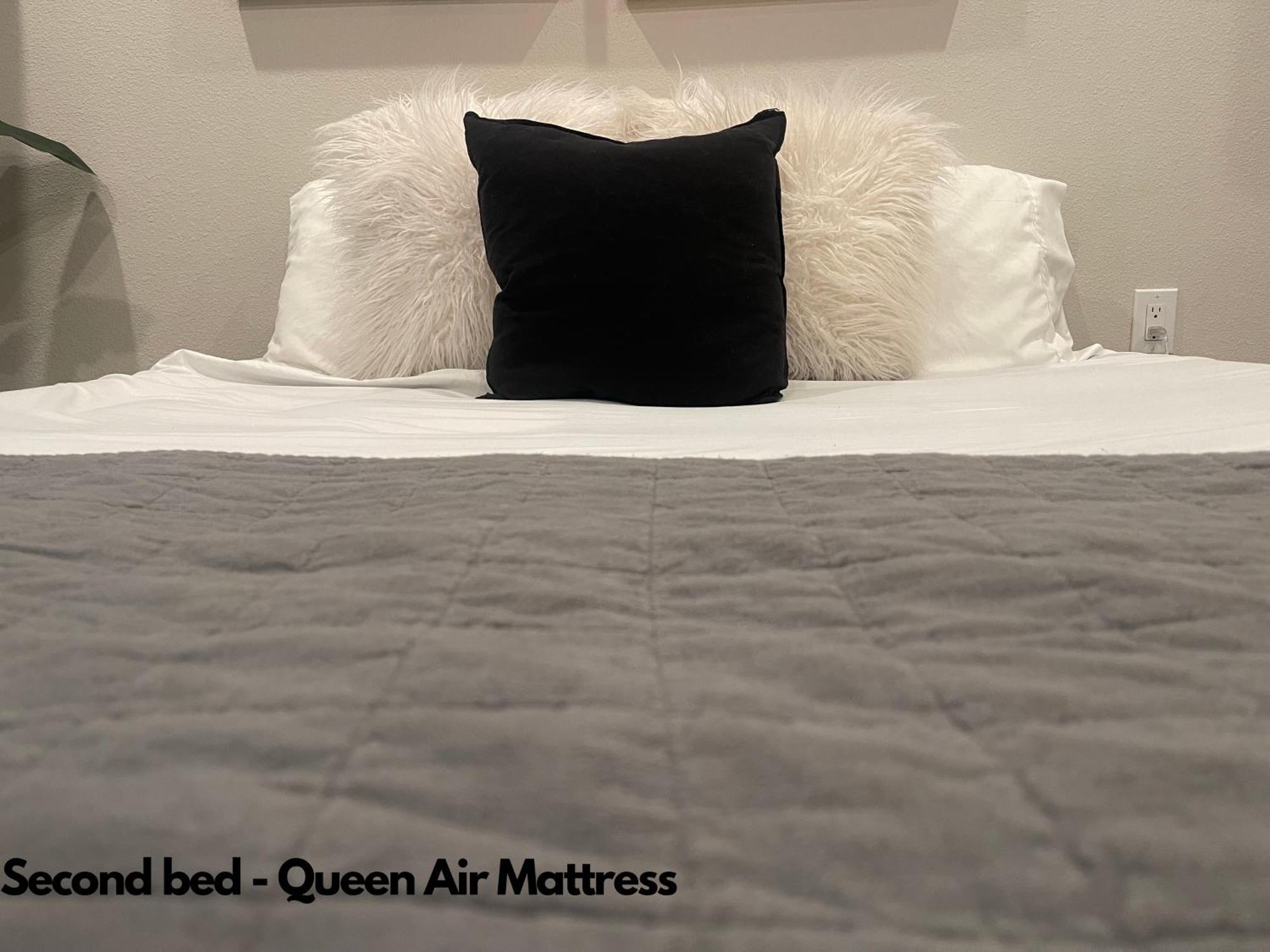 Daire Contemporary Downtown Your Base For Adventures! *