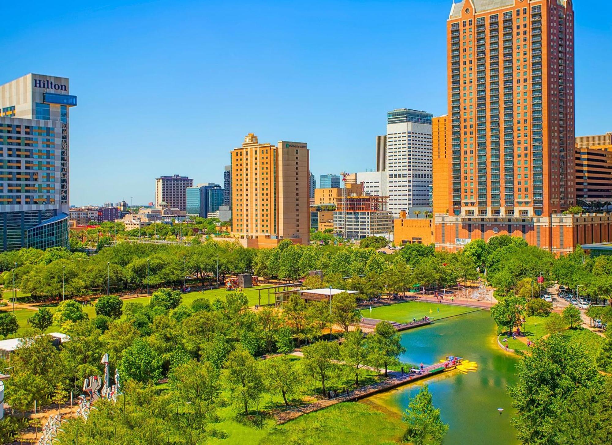 Daire Contemporary Downtown Your Base For Adventures!